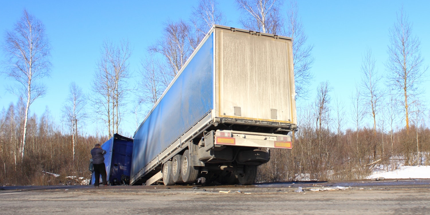 Preventing Jackknifing Accidents | Phoenix Truck Driving School