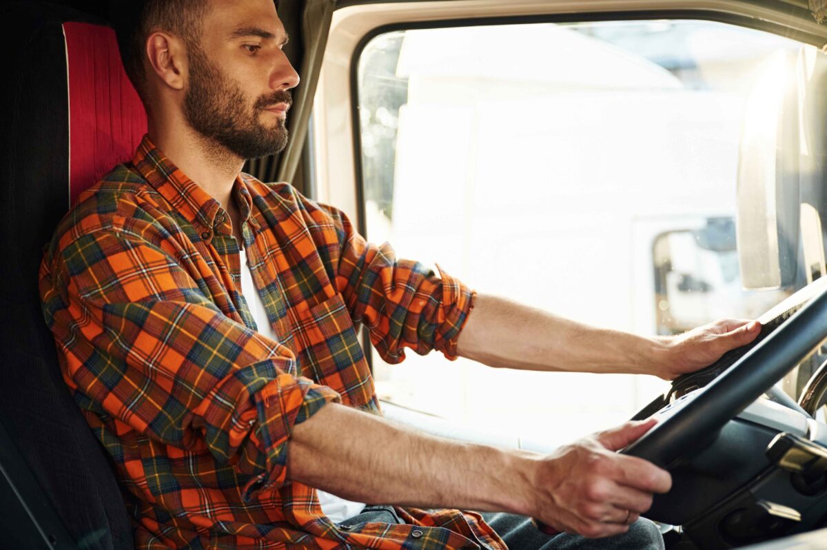 Level Up Your Driving Skills: Conquering Challenging Trucking Maneuvers